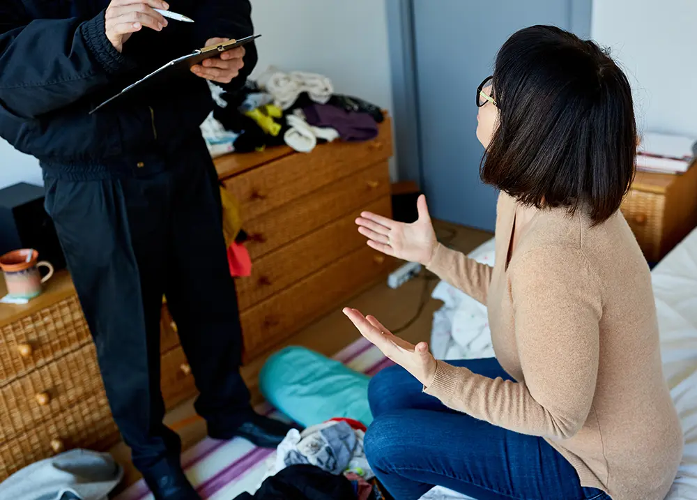 Squatsolutions Camera Poliziotto